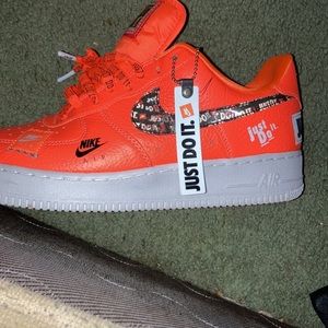 I’m selling some nike Airs